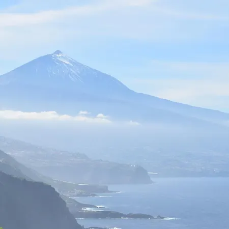 Mesa Del Mar Near Black Holiday home Tacoronte